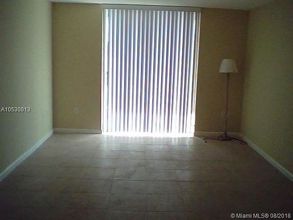 4th image of 16851 NE 23rd Ave APT 301