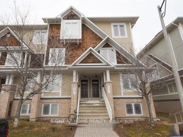 493 Chapman Mills Dr #B, Ottawa, ON K2J 0M8