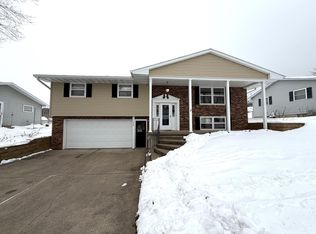 705 Park St, Bellevue, IA 52031