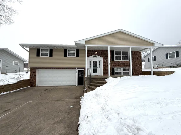 705 Park St, Bellevue, IA 52031