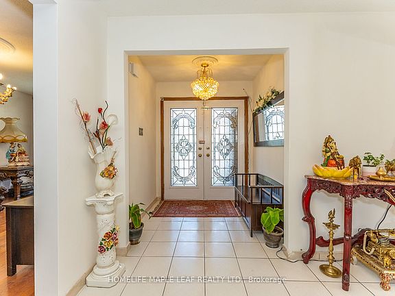 5th image of 80 Whistling Hills Dr