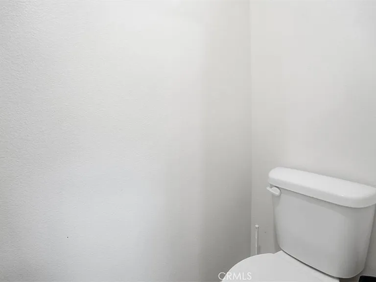 556 Enzo St — Photo 30