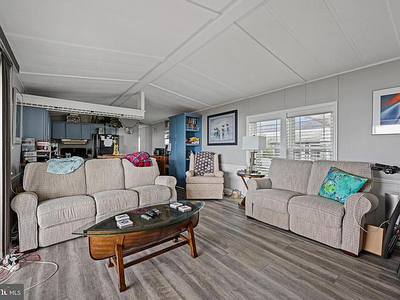 5th image of 21810 B St