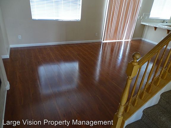 5th image of 8327 Crown Peak Ave