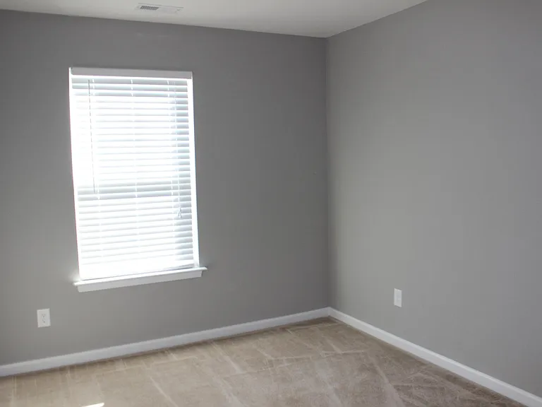 1084 Kenross Dr — Photo 9