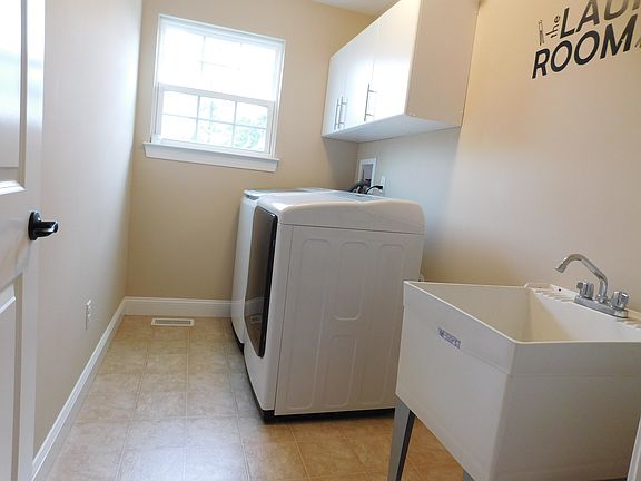 4th image of 1113 Harlowe Ln