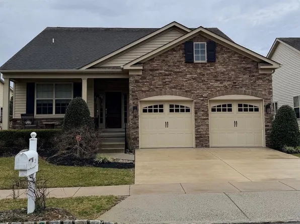 20 Genova Dr, West Berlin, NJ 08091