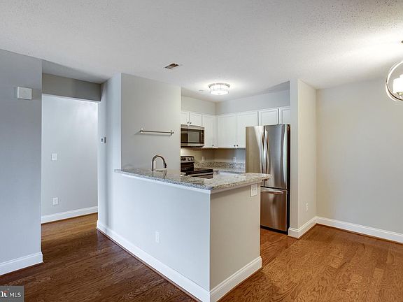 4th image of 6915 Mary Caroline Cir Unit E