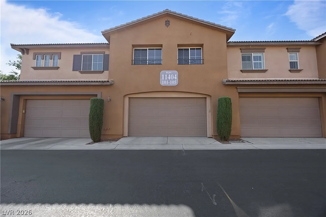 3 bed, 2.5 bath, 1603 sqft, $2,325 — Photo 4