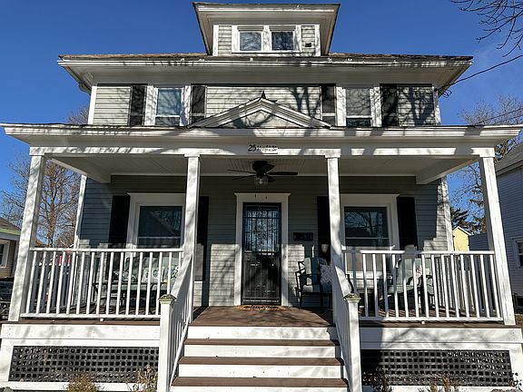 3rd image of 25 Knight St