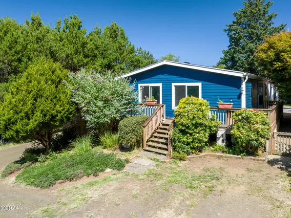 57 Greenhill Dr, Yachats, OR 97498