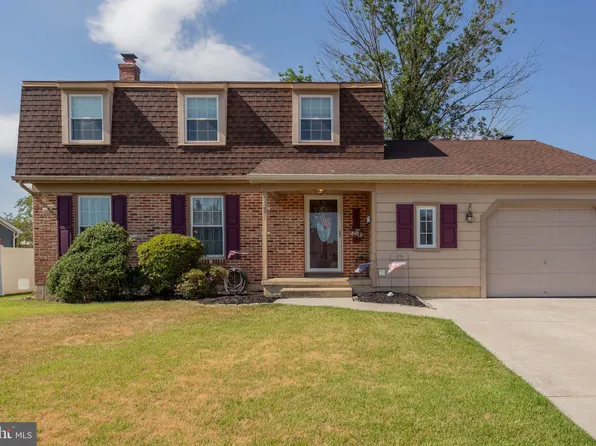 817 Cotswold Rd, Somerdale, NJ 08083