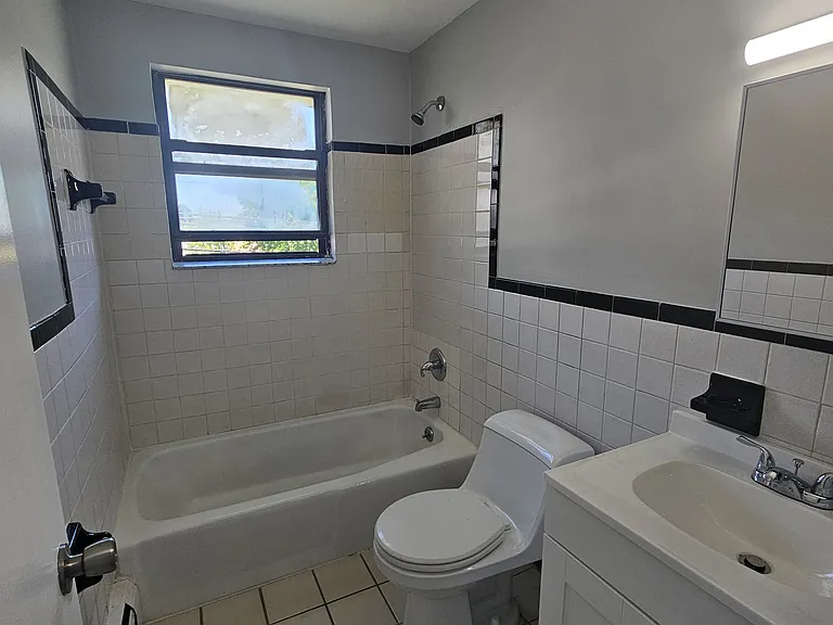435 Allen St #203 — Photo 5