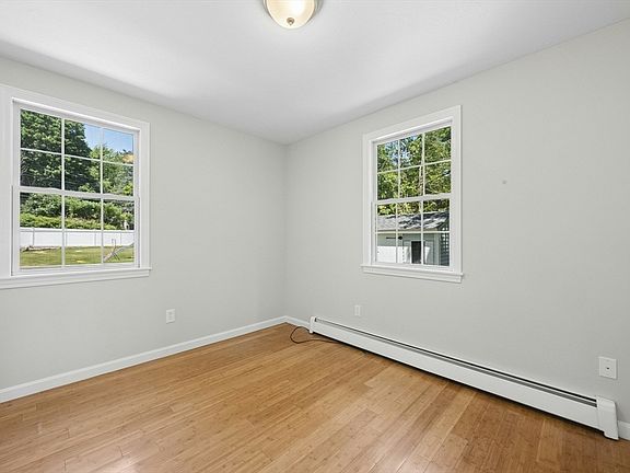 5th image of 17 Bonner Ave