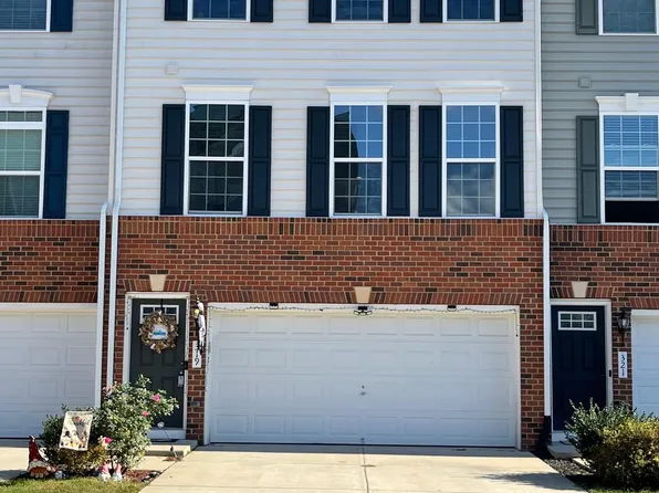 319 Streamview Dr, Fredericksburg, VA 22405