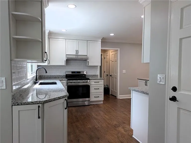 220 Indian Hills Ct — Photo 6