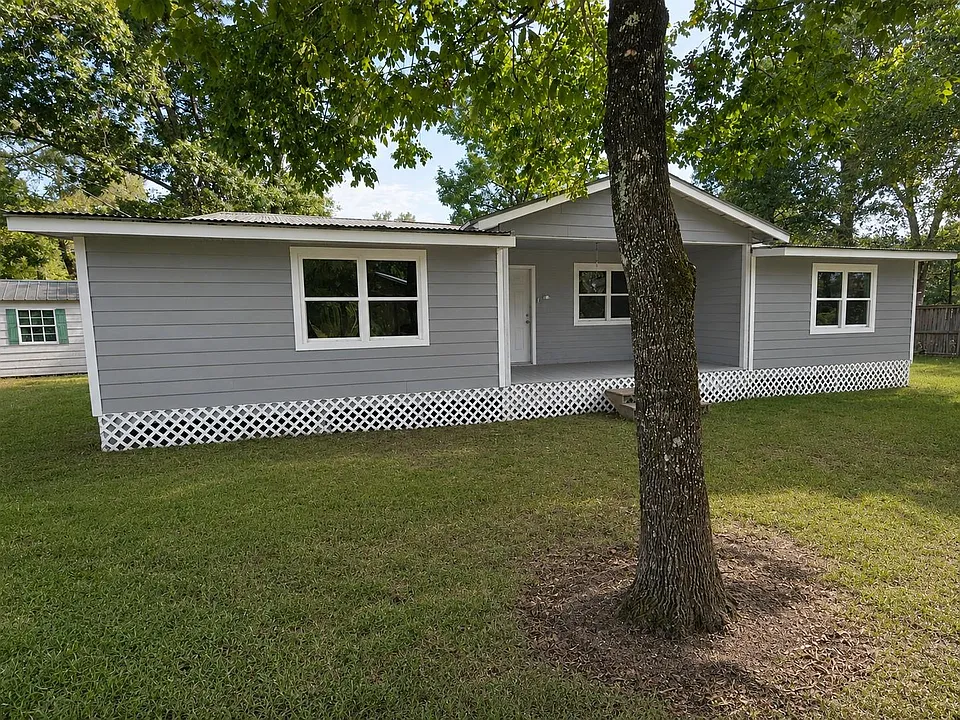 227 Live Oak Ln