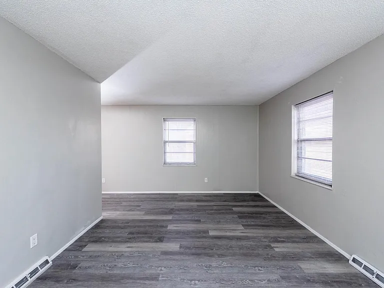 19 Regency Ct #19 — Photo 2