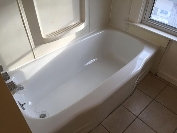 5th image of 8 Elmwood Ave #2