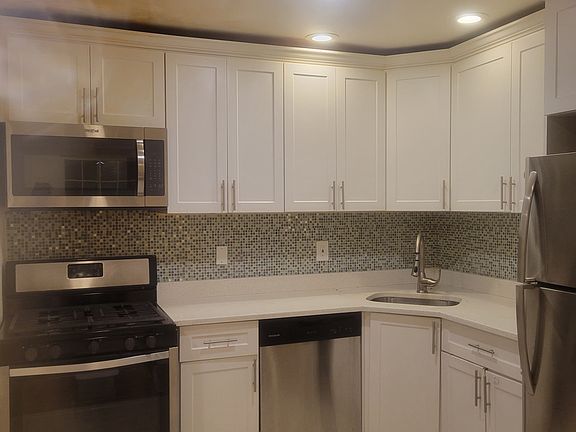 4th image of 6235 Almeda Ave Floor 1