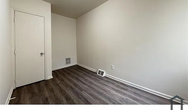 3 bed, $1,925 — Photo 4
