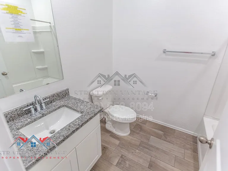 1330 W Hess Ave — Photo 8
