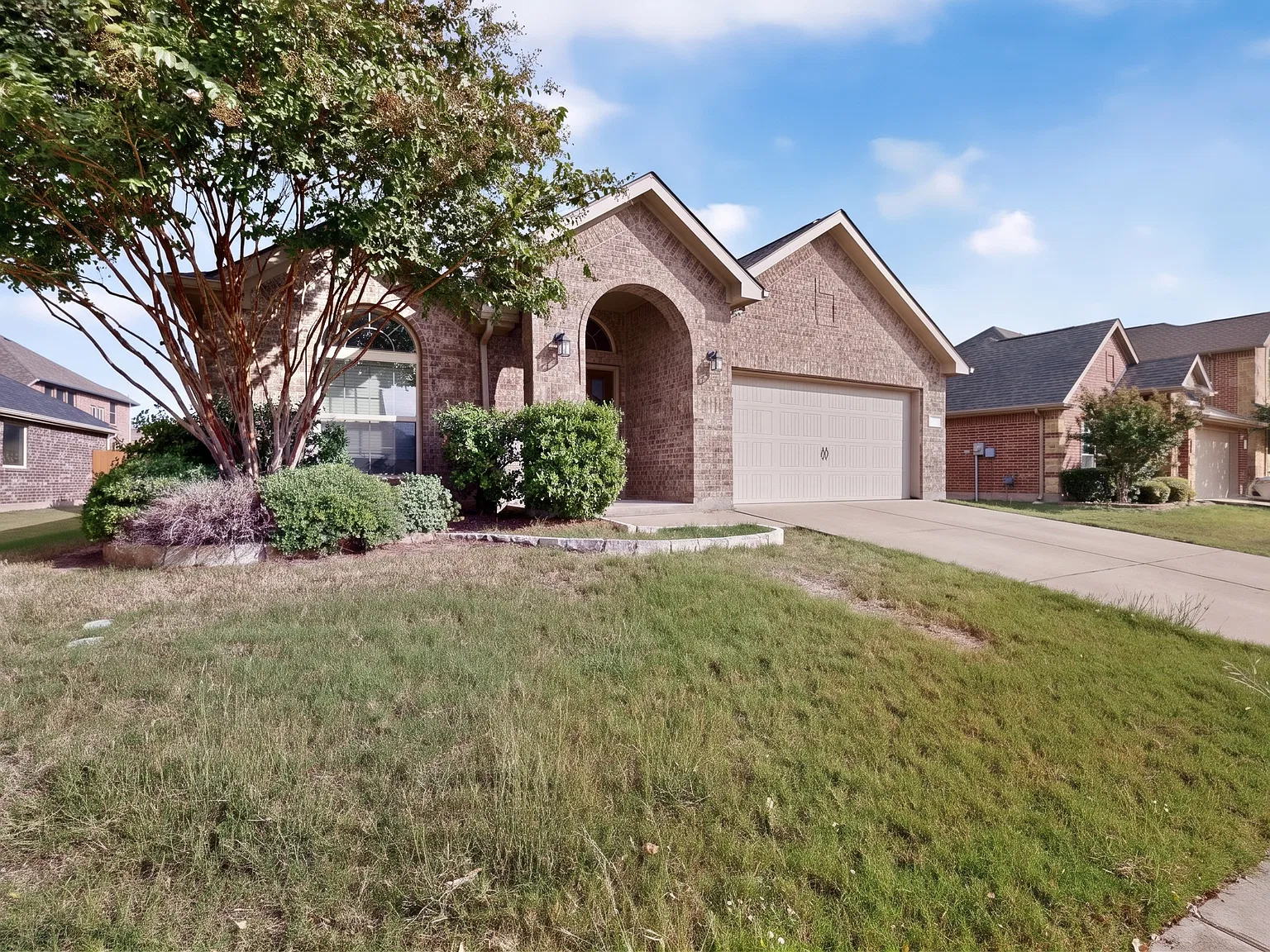 3 bed, 2060 sqft, $2,695 — Photo 2