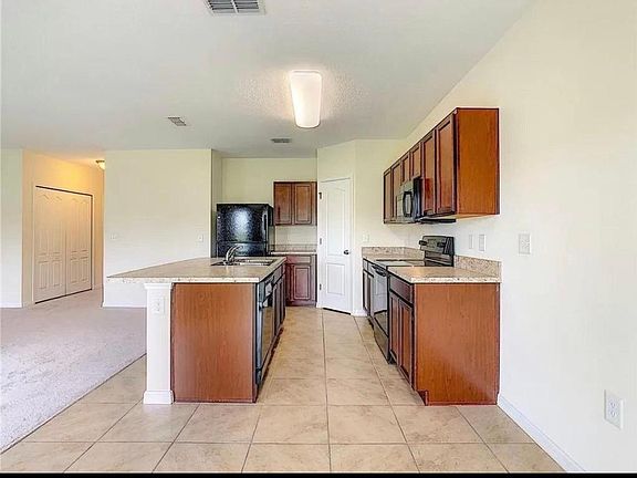 3rd image of 105 Tanager St