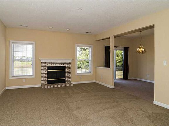 4th image of 5216 Brassie Dr