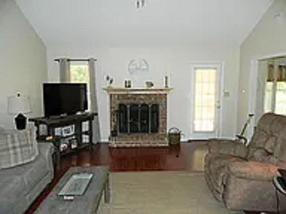 3rd image of 4088 Kilarney Cir
