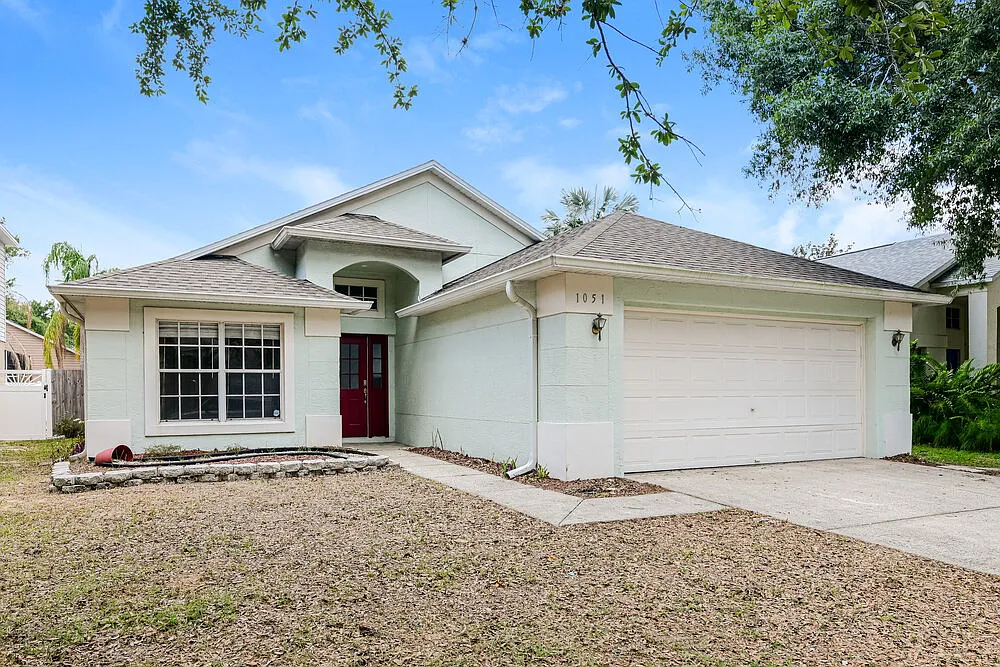 3 bed, 2.0 bath, 1574 sqft, $1,970 — Photo 3