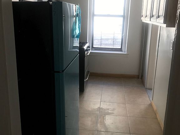 3rd image of 165 Sherman Ave APT 4N