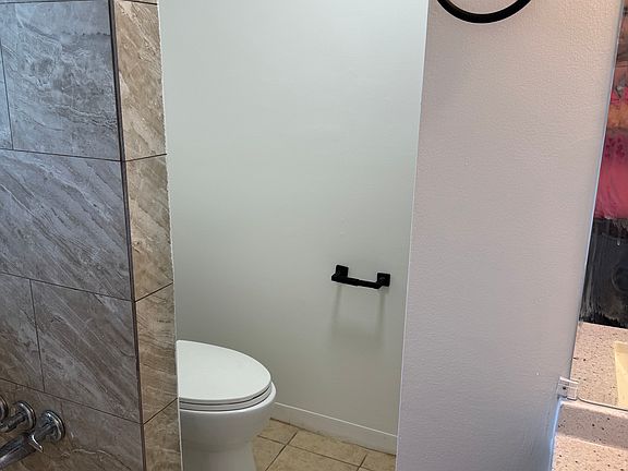 3rd image of 112 S Christine Cir