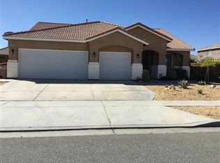 13841 Senna St, Hesperia, CA 92344
