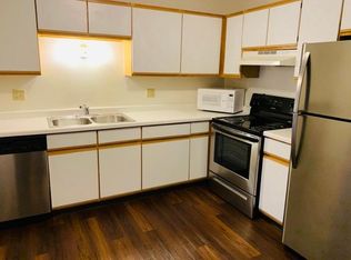 886 Regent Dr #2E, Dekalb, IL 60115