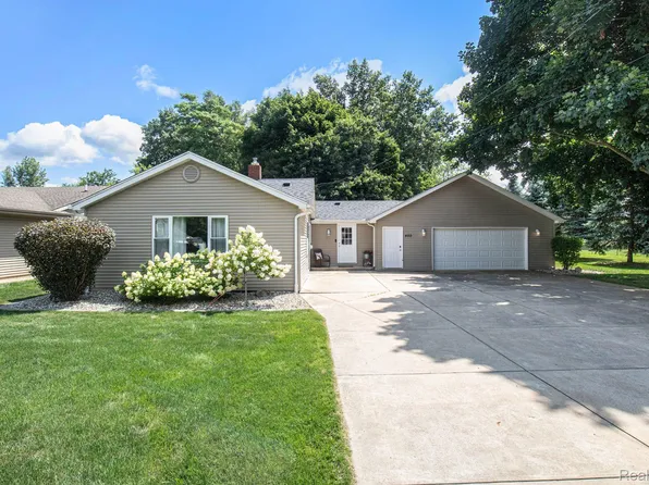 450 Deland Rd, Flushing, MI 48433