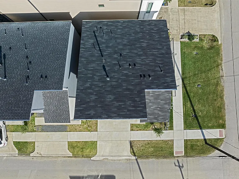 2413 Pease St — Photo 39