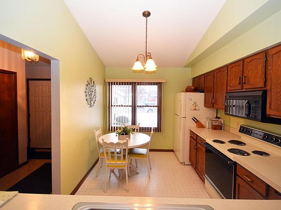 5th image of 4214 Kingsbrook Dr