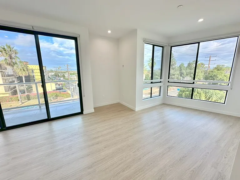 11500 Culver Blvd — Photo 4