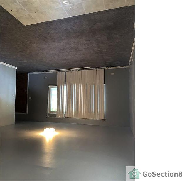1st image of 417 N 3rd Ave #417