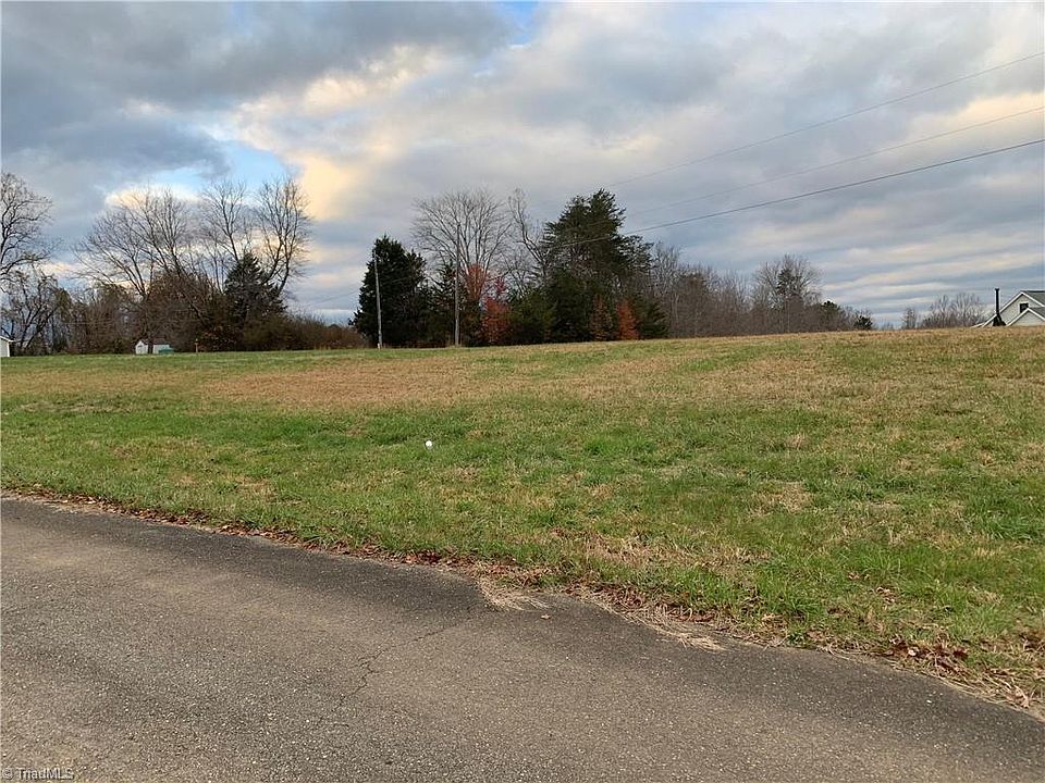 1st image of Southwycke Ln