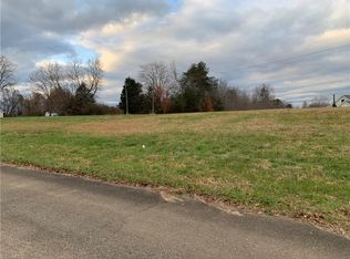 Southwycke Ln, Pilot Mountain, NC 27041