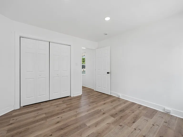 142 E South St #1 — Photo 4