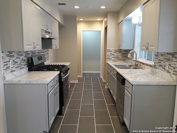 5th image of 438 Creath Pl