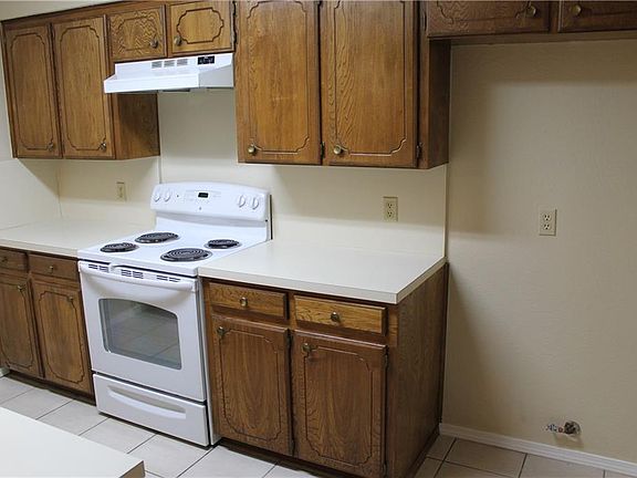 4th image of 8982 Bradley Dr