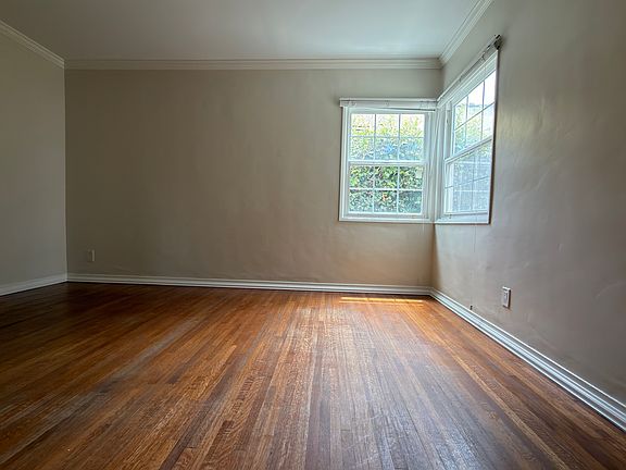3rd image of 2605 S Bentley Ave