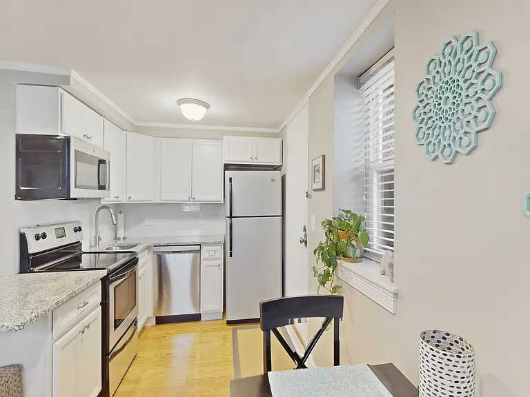 130 G St #1 — Photo 5