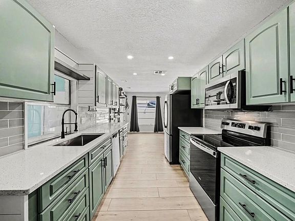 2nd image of 1810 Driftwood Cir S