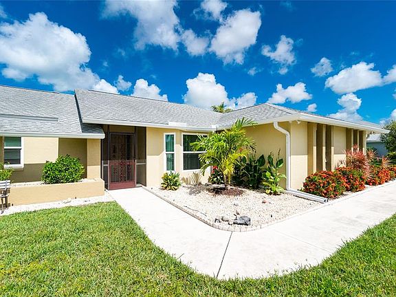 3rd image of 8020 Casa De Meadows Dr