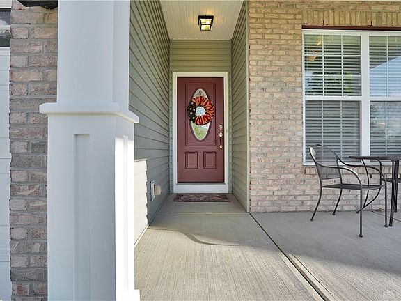 3rd image of 7897 Highbrook Dr